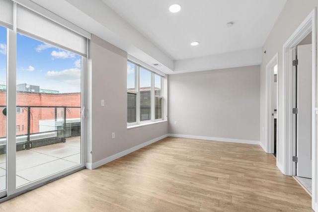 120 Hennepin Avenue 121, Minneapolis, MN 55401