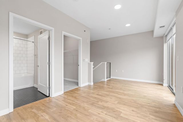 120 Hennepin Avenue 121, Minneapolis, MN 55401