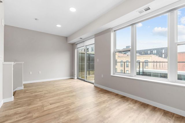 120 Hennepin Avenue 121, Minneapolis, MN 55401