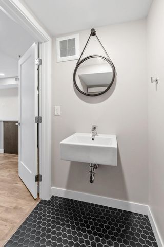 120 Hennepin Avenue 121, Minneapolis, MN 55401