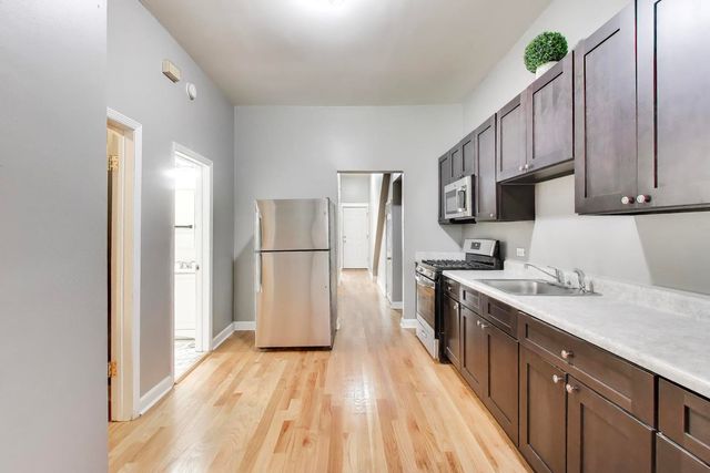 6524 S Eberhart Avenue, Chicago, IL 60637