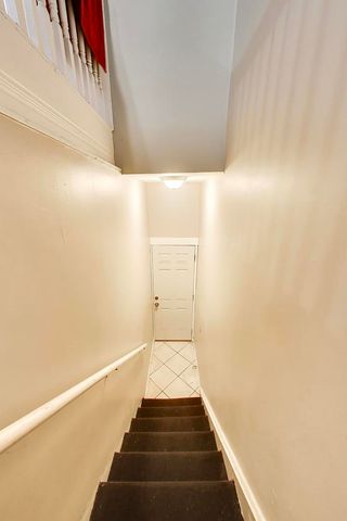 6524 S Eberhart Avenue, Chicago, IL 60637