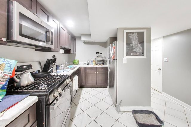 6524 S Eberhart Avenue, Chicago, IL 60637
