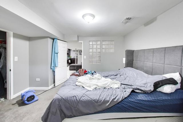 6524 S Eberhart Avenue, Chicago, IL 60637
