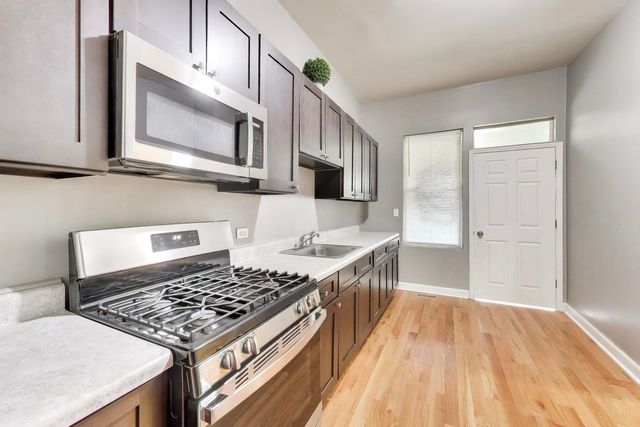 6524 S Eberhart Avenue, Chicago, IL 60637