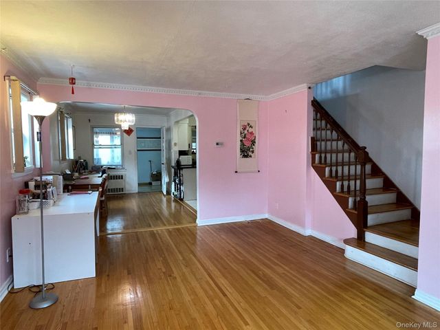 6152 149th Street, Flushing, NY 11367