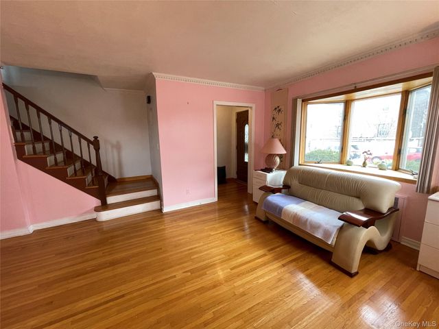 6152 149th Street, Flushing, NY 11367