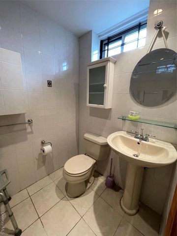 6152 149th Street, Flushing, NY 11367