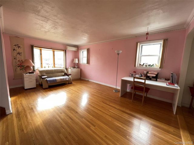 6152 149th Street, Flushing, NY 11367