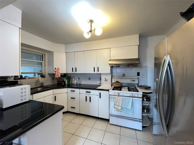 6152 149th Street, Flushing, NY 11367