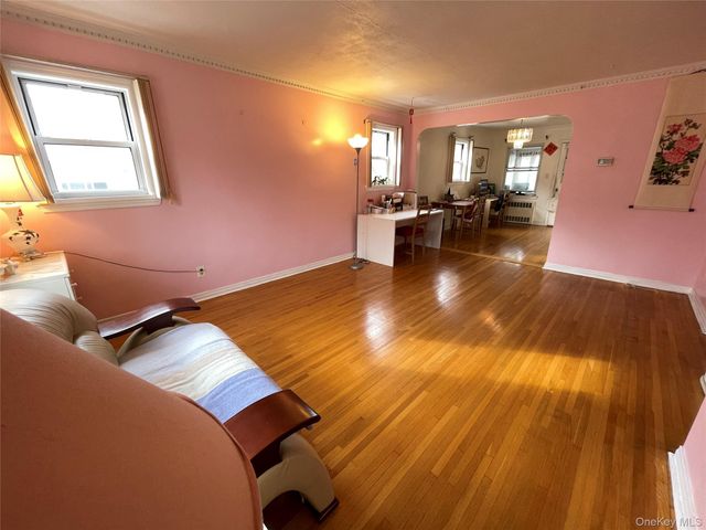 6152 149th Street, Flushing, NY 11367