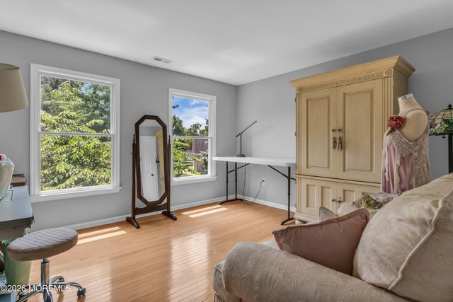 10 Bermet Court, Tinton Falls, NJ 07724