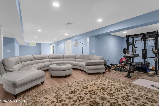 10 Bermet Court, Tinton Falls, NJ 07724