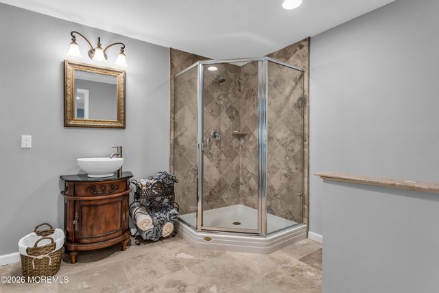 10 Bermet Court, Tinton Falls, NJ 07724