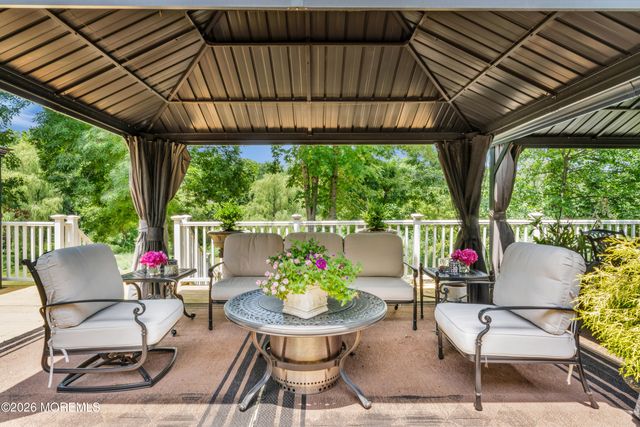10 Bermet Court, Tinton Falls, NJ 07724