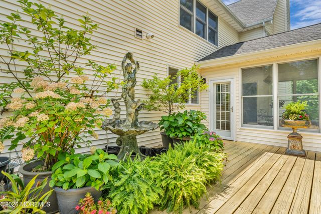 10 Bermet Court, Tinton Falls, NJ 07724