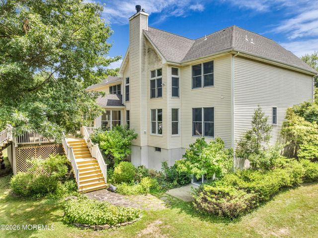 10 Bermet Court, Tinton Falls, NJ 07724
