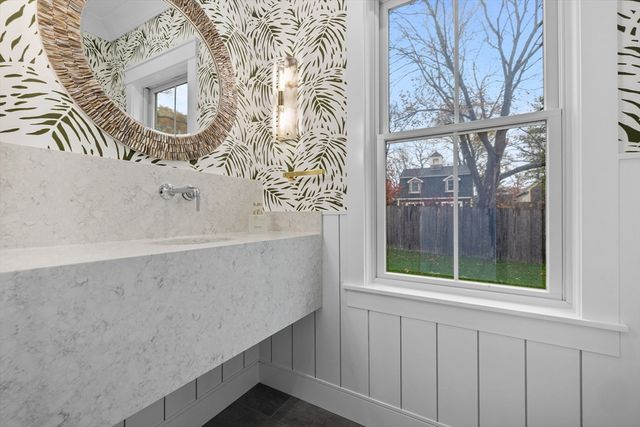 26 Beacon Ave, Newburyport, MA 01950
