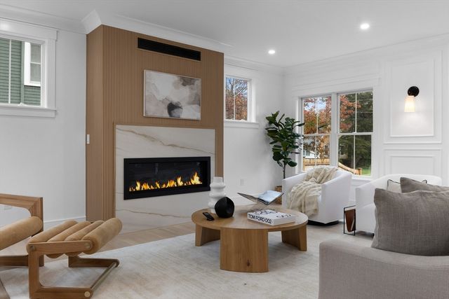 26 Beacon Ave, Newburyport, MA 01950
