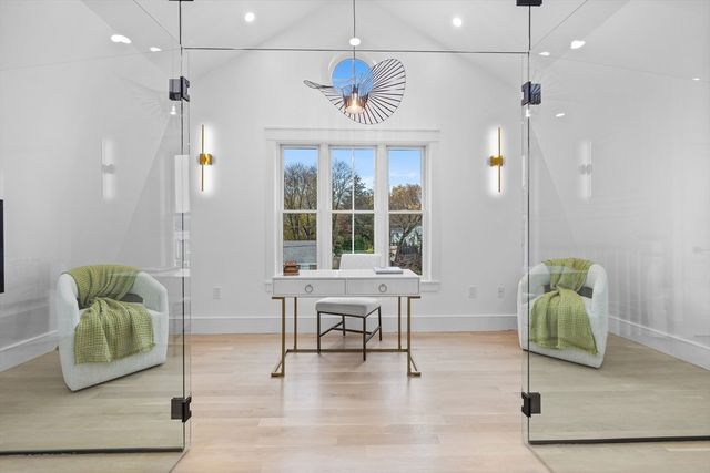 26 Beacon Ave, Newburyport, MA 01950
