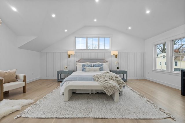 26 Beacon Ave, Newburyport, MA 01950