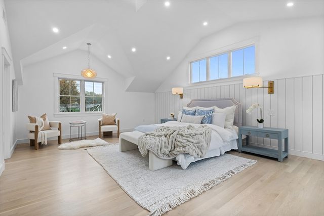 26 Beacon Ave, Newburyport, MA 01950
