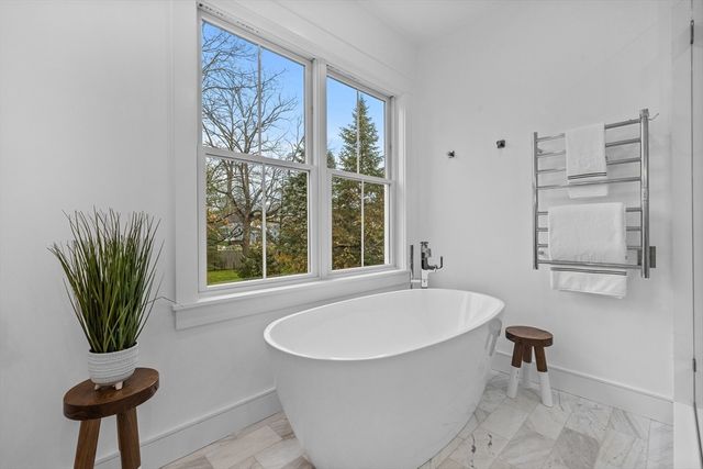 26 Beacon Ave, Newburyport, MA 01950