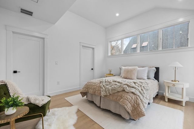 26 Beacon Ave, Newburyport, MA 01950