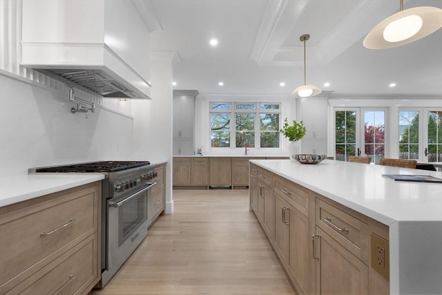 26 Beacon Ave, Newburyport, MA 01950