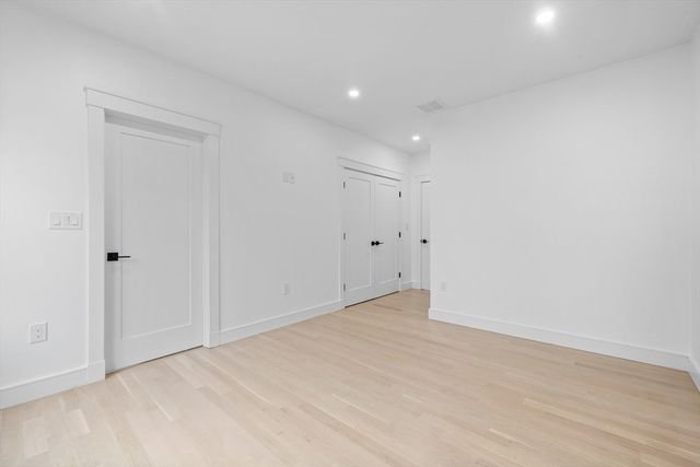 26 Beacon Ave, Newburyport, MA 01950