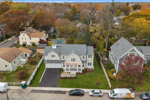 26 Beacon Ave, Newburyport, MA 01950