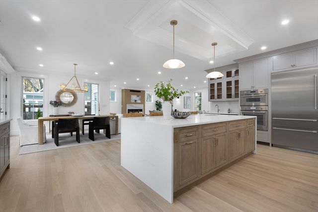 26 Beacon Ave, Newburyport, MA 01950