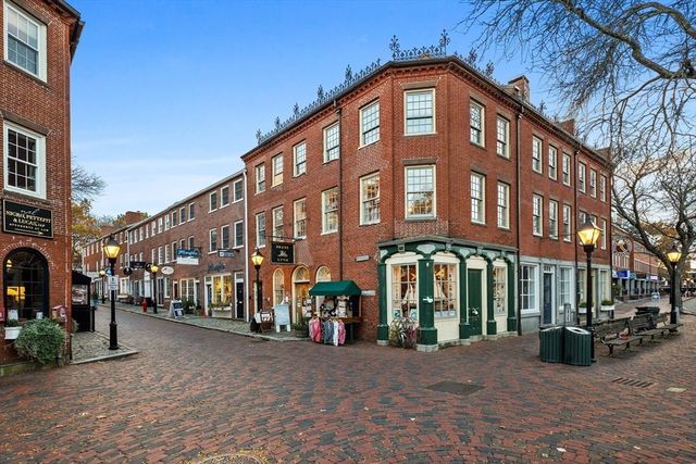 26 Beacon Ave, Newburyport, MA 01950