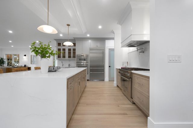 26 Beacon Ave, Newburyport, MA 01950