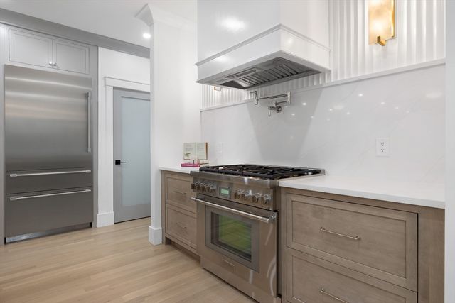 26 Beacon Ave, Newburyport, MA 01950