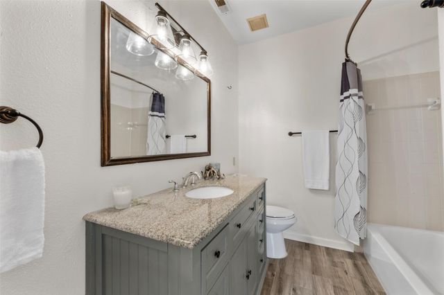 17471 Red Oak Drive 7471, Houston, TX 77090