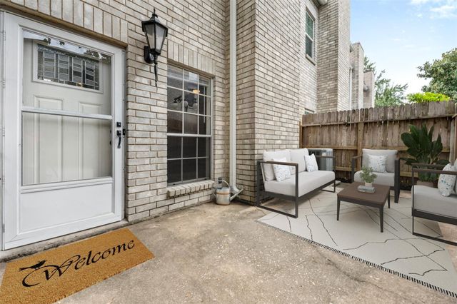 17471 Red Oak Drive 7471, Houston, TX 77090