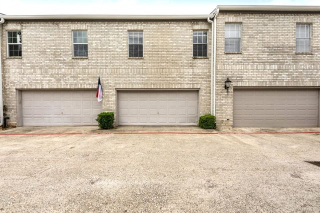 17471 Red Oak Drive 7471, Houston, TX 77090