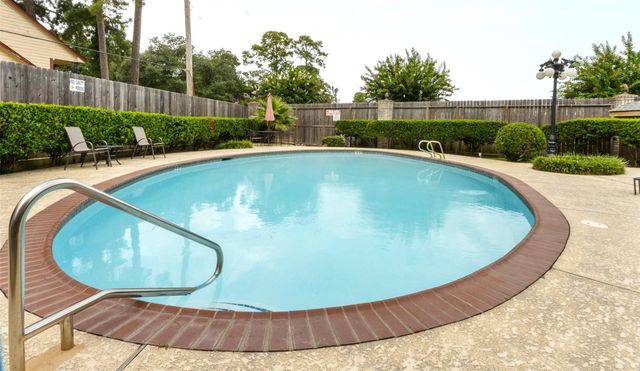 17471 Red Oak Drive 7471, Houston, TX 77090