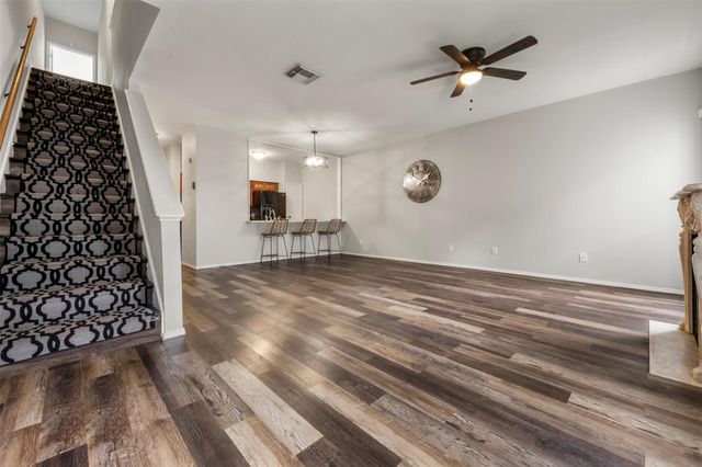 17471 Red Oak Drive 7471, Houston, TX 77090