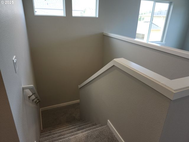 3096 Olympic St 15, Woodburn, OR 97071