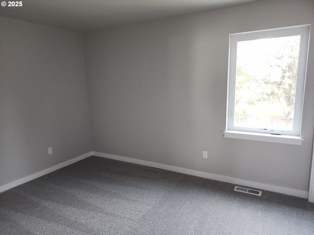 3096 Olympic St 15, Woodburn, OR 97071