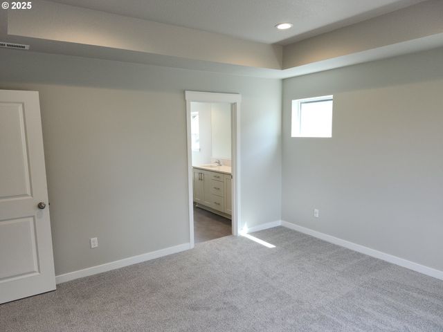 3096 Olympic St 15, Woodburn, OR 97071