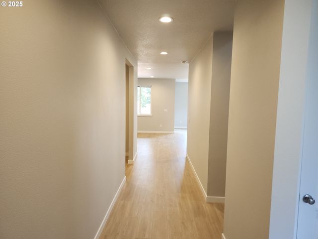 3096 Olympic St 15, Woodburn, OR 97071