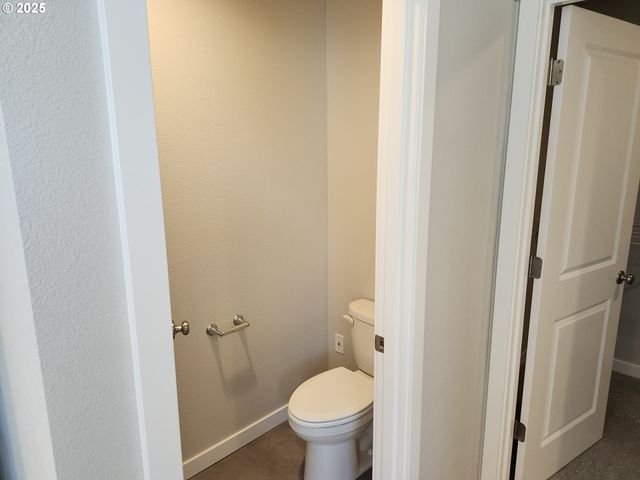 3096 Olympic St 15, Woodburn, OR 97071