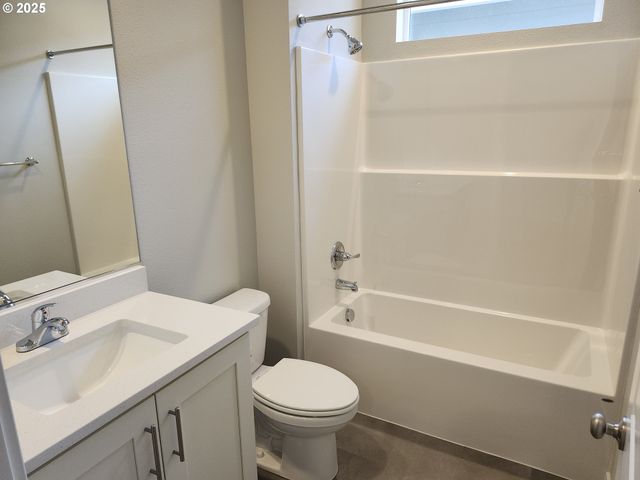 3096 Olympic St 15, Woodburn, OR 97071