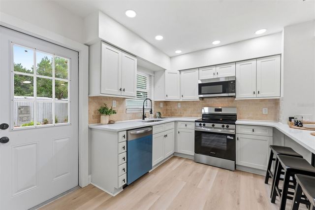 264 14TH STREET NW, Largo, FL 33770