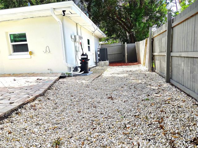 264 14TH STREET NW, Largo, FL 33770