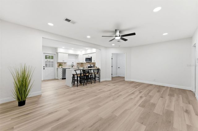 264 14TH STREET NW, Largo, FL 33770