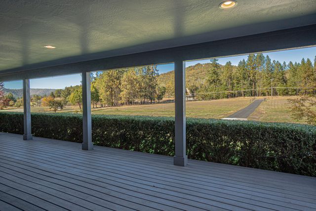 7059 Old Stage Road, Central Point, OR 97502